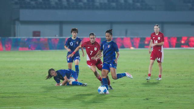 Pertandingan antara Timnas Indonesia Putri versus Chinese Taipei di Kualifikasi Piala Asia 2026 di Stadion Indomilk Arema, Tangerang hari Sabtu (05/07/2025) malam WIB. (Muhammad Iqbal Ichsan/Bola.com)