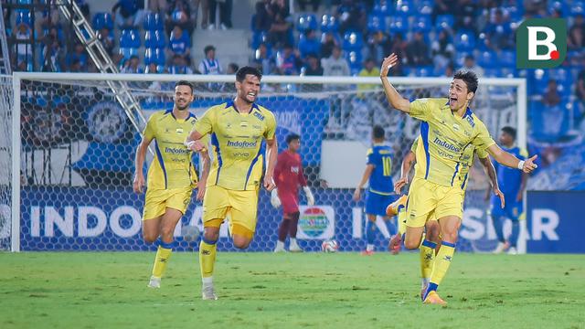 Pemain Persib Bandung, Federico Barba, melakukan selebrasi setelah mencetak gol ke gawang Arema FC pada laga pekan keenam BRI Super League 2025/2026 di Stadion Kanjuruhan, Kabupaten Malang, Senin (22/9/2025) sore WIB. (Bola.com/Iwan Setiawan)