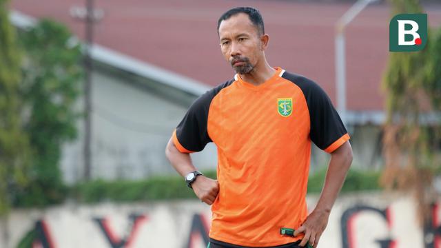 Direktur Teknik Persebaya Surabaya, Uston Nawawi. (Bola.com/Aditya Wany)