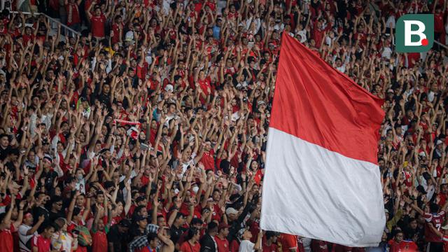 Suporter Timnas Indonesia saat melawan Australia pada laga kedua Grup C Kualifikasi Piala Dunia 2026 Zona Asia di Stadion Utama Gelora Bung Karno (SUGBK), Jakarta Pusat, pada Selasa (10/9/2024). (Bola.com/Bagaskara Lazuardi)