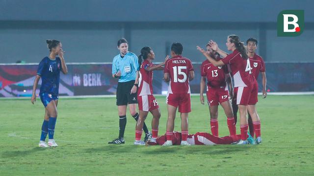 Pertandingan antara Timnas Indonesia Putri versus Chinese Taipei di Kualifikasi Piala Asia 2026 di Stadion Indomilk Arema, Tangerang hari Sabtu (05/07/2025) malam WIB. (Muhammad Iqbal Ichsan/Bola.com)