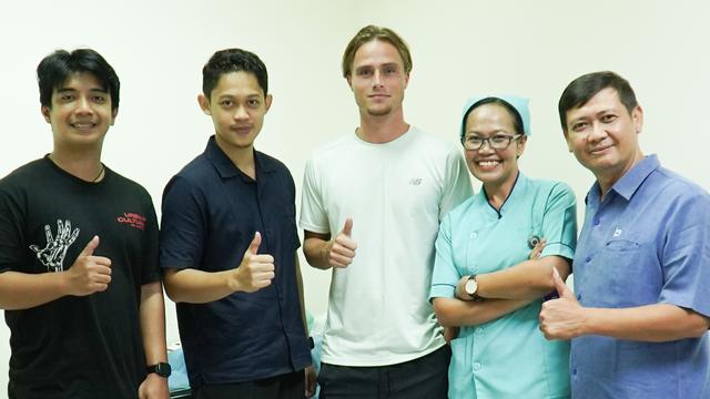 Gelandang PSIM Yogyakarta asal Belanda, Donny Warmerdam dalam proses pemulihan cedera. (Doc PSIM)